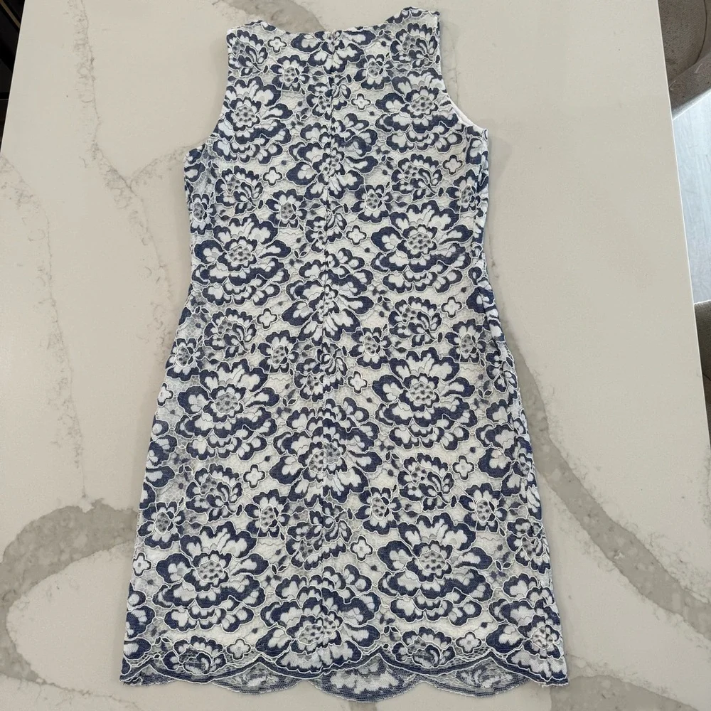 Lauren Ralph Lauren Floral Lace Sheath Dress Women’s 10 Blue/White Scalloped Hem - Picture 7 of 9